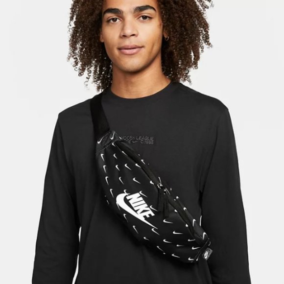 Nike Other - Nike Heritage Signature Logo Waistpack